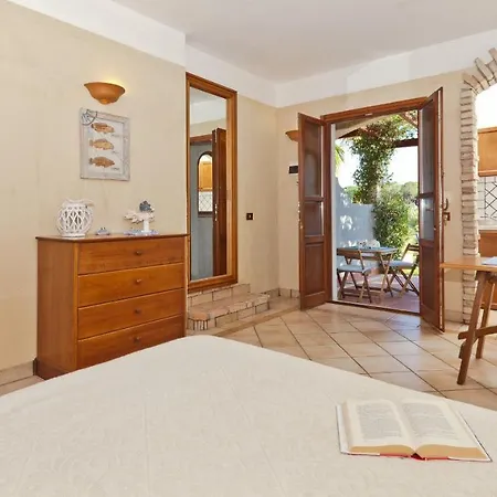 Superb Baia Delle Palme Mono Apartment